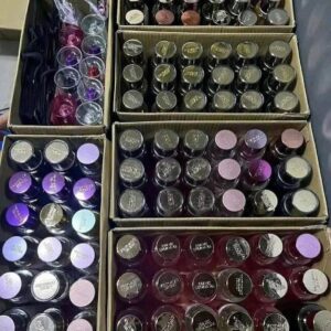 Half pallet VS Perfume